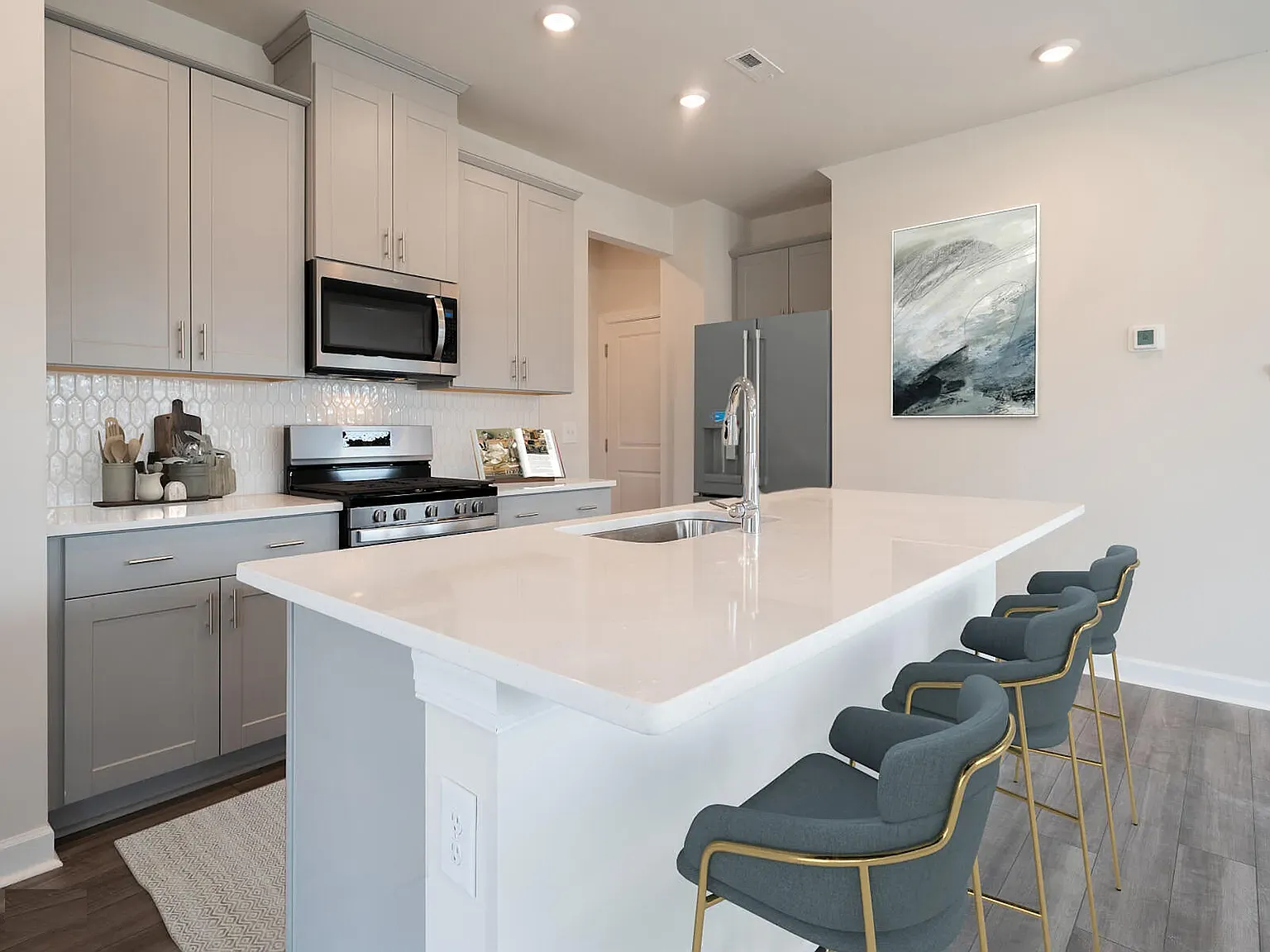 4 bed, 2100 sqft, $2,395 — Photo 4