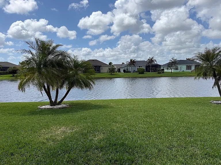 515 S Valencia Cir SW — Photo 35