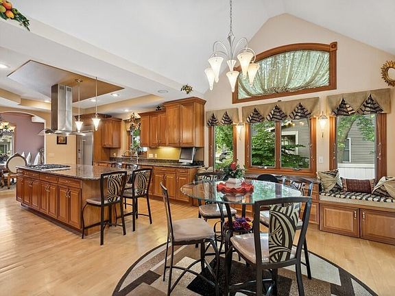 4th image of 1348 Stone Creek Court St