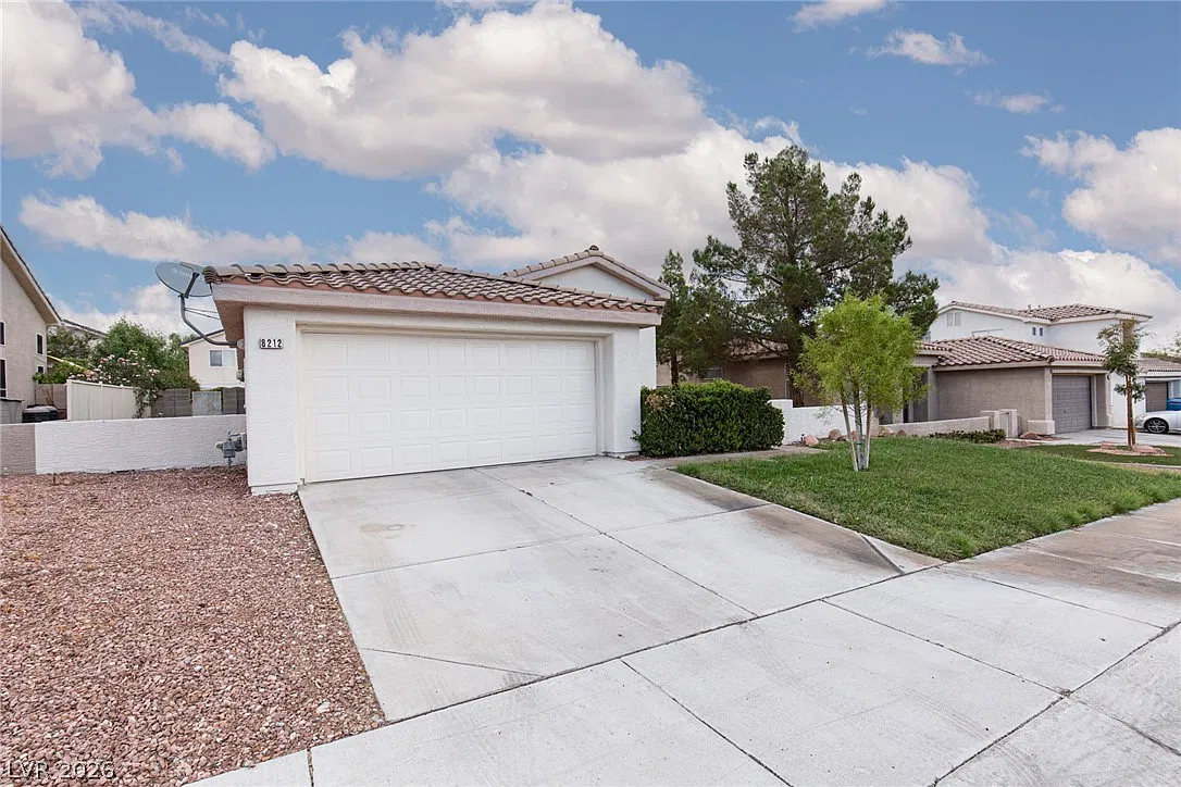3 bed, 2.0 bath, 1252 sqft, $1,895 — Photo 1