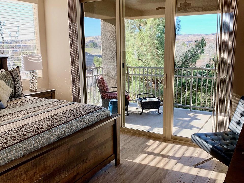 Large master suite with great natural light, walk-in closet and large bathroom.