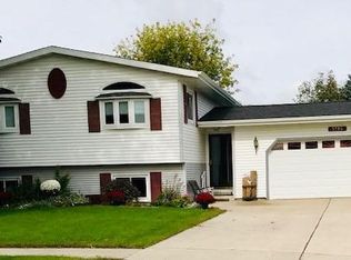 3714 Easy St, Manitowoc, WI 54220