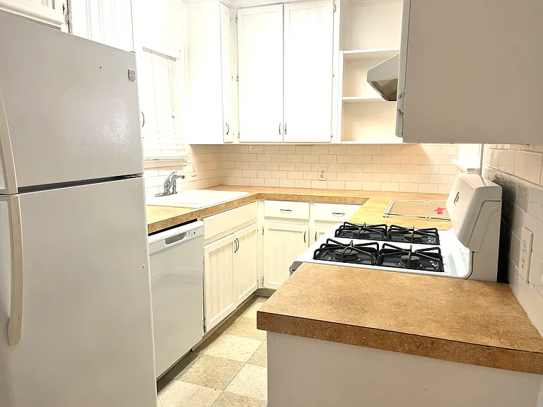 3302 Robinson Ave #A — Photo 10