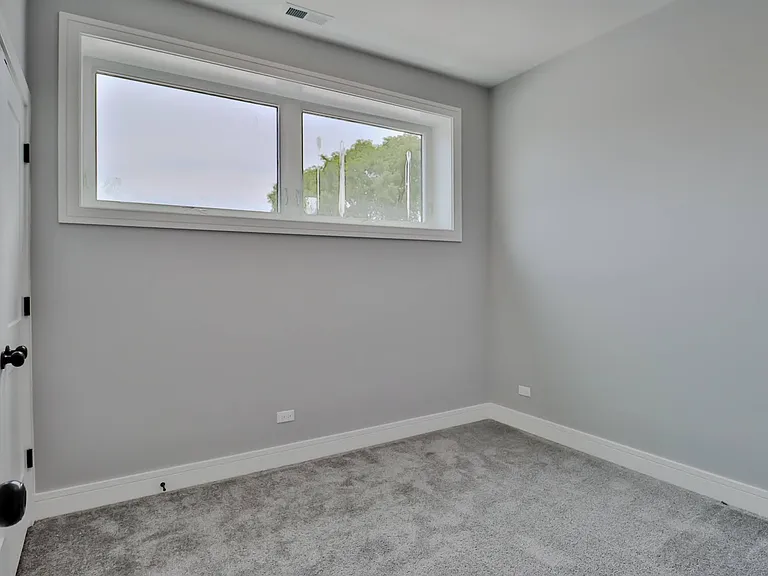 4827 S Saint Lawrence Ave #3 — Photo 10