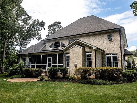 3rd image of 801 Mosley Ct