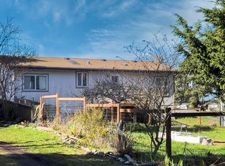 90 Pine Dr, Port Townsend, WA 98368