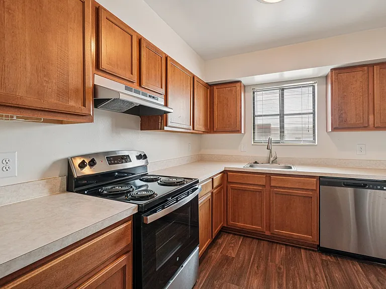 River Place Luxury Apartments — Photo 32