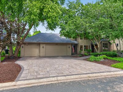 815 Promontory Pl, Eagan, MN, 55123