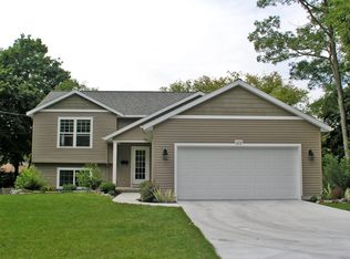 2719 Plainfield Ave NE, Grand Rapids, MI 49505