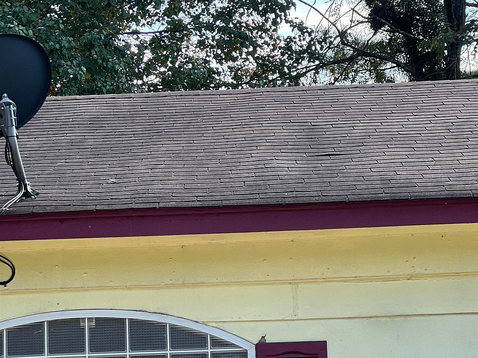 2nd image of 6106 Parker St