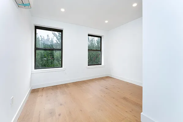 Rented by REAL New York | media 5