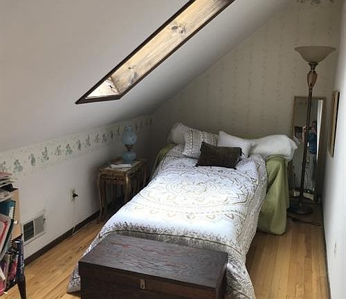 4th image of 19 King James Ct
