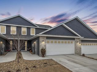 2692 Hawk Ridge Ct SE, Rochester, MN 55904