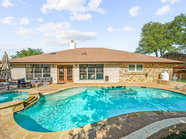 1424 Prairie Wind Blvd, Stephenville, TX 76401