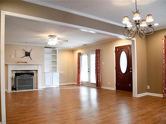 4th image of 421 Cranberry Dr