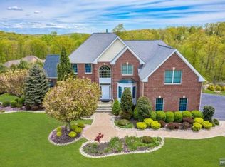 1 San Filippo Way, Kinnelon, NJ 07405