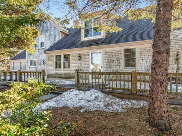 724 Route 28 APT 2D, Harwich Port, MA 02646