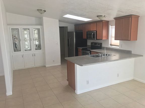 3rd image of 5200 S 108th Dr