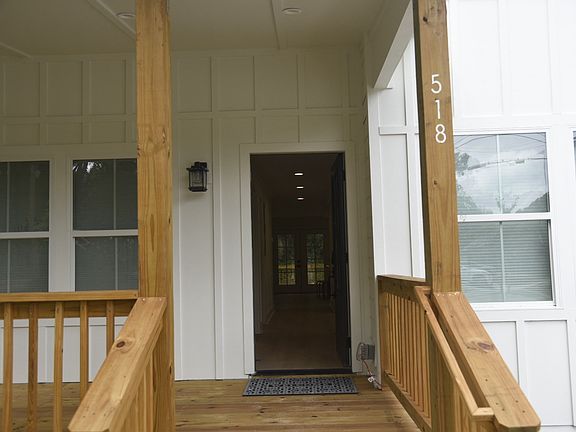 3rd image of 518 Pierce Ave NW
