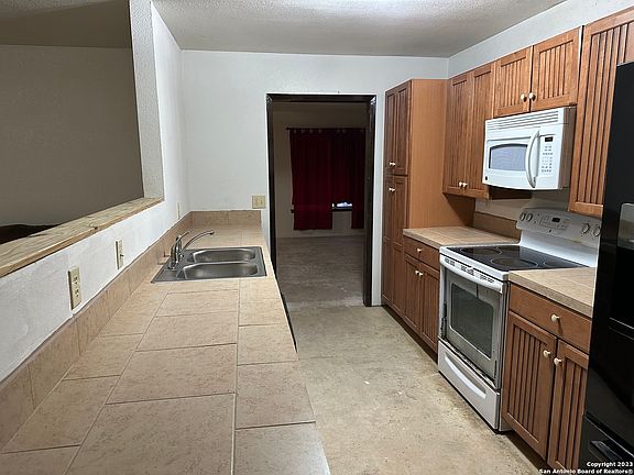 5th image of 410 S 12TH ST