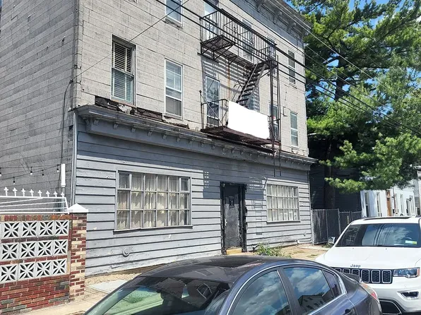 8605 95th Ave, Ozone Park, NY 11416