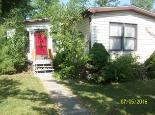 842 Linden St, Fowlerville, MI