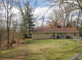 920 Cardinal Ct, Johnson City, TN 37604