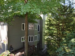 9742 S Harbour Pointe Dr, Bloomington, IN