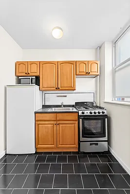 Kitchen, photo 1