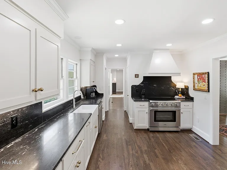 105 Bunn Ave — Photo 3