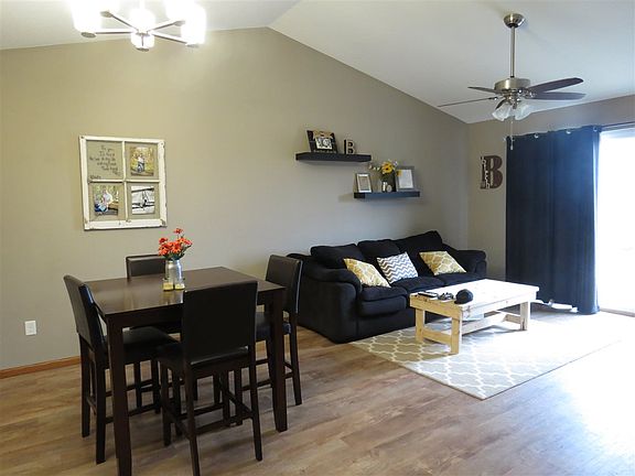 5th image of 202 Sierra Park Dr
