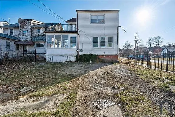 2076 Collingwood St — Photo 7