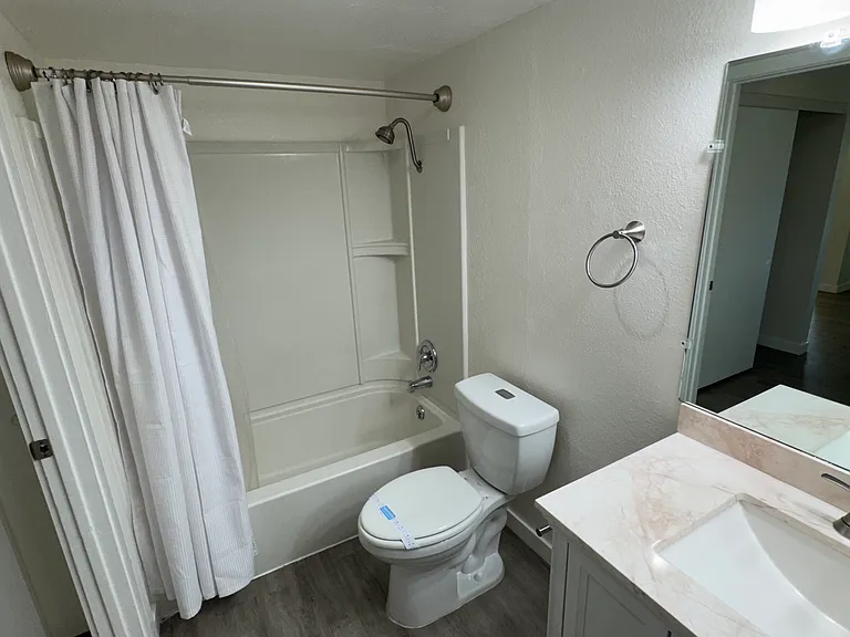 Magnolia Manor — Photo 21