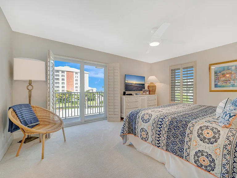 2800 Gulf Shore Blvd N #304 — Photo 18