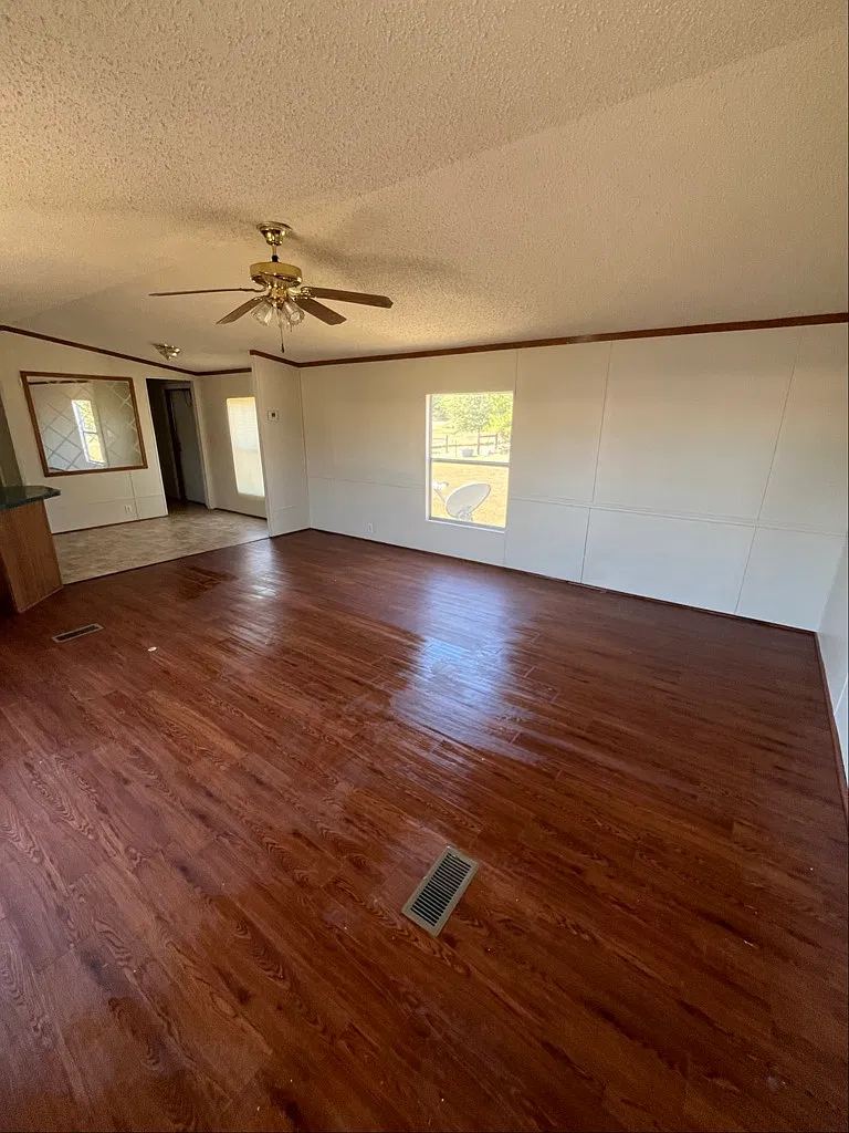 Charming 3-Bedroom Single-Family Home in Sumrall — Photo 1