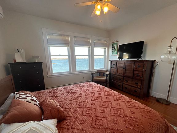 4th image of 66 Gaspee Point Dr