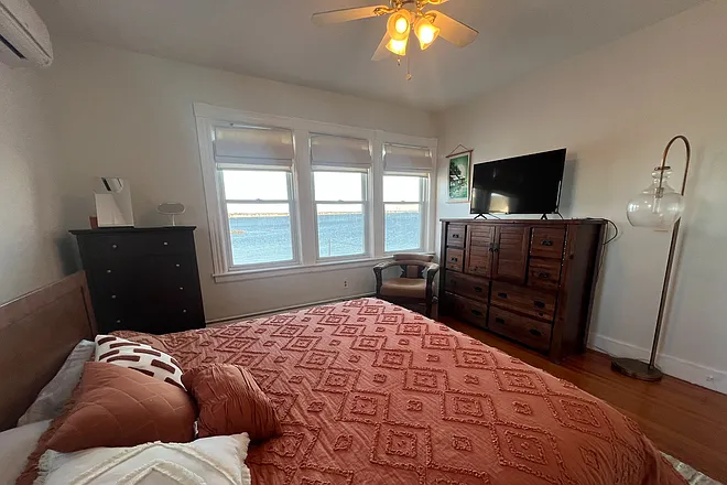 66 Gaspee Point Dr — Photo 4