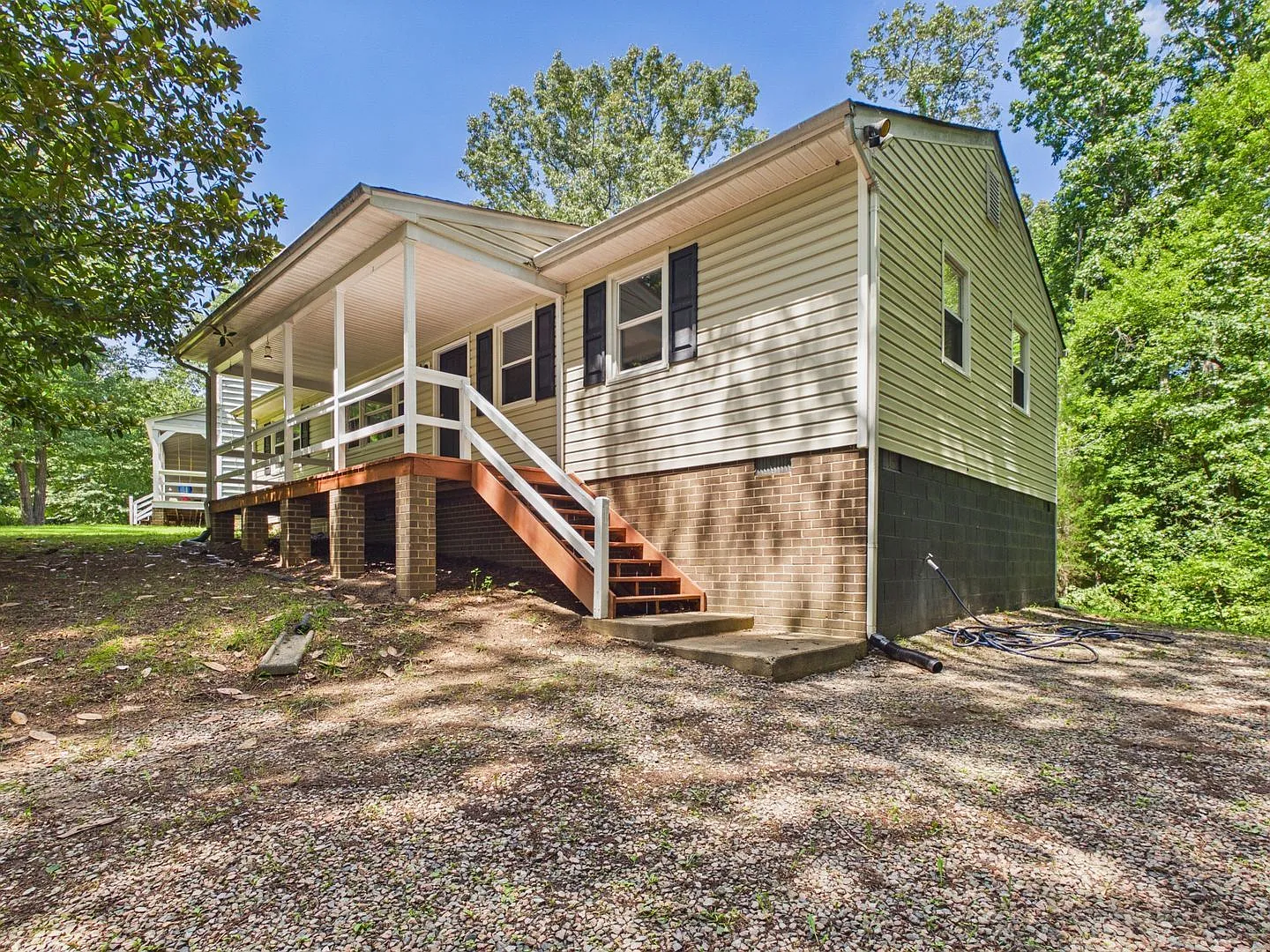 3 bed, 1.5 bath, 1200 sqft, $2,095 — Photo 4