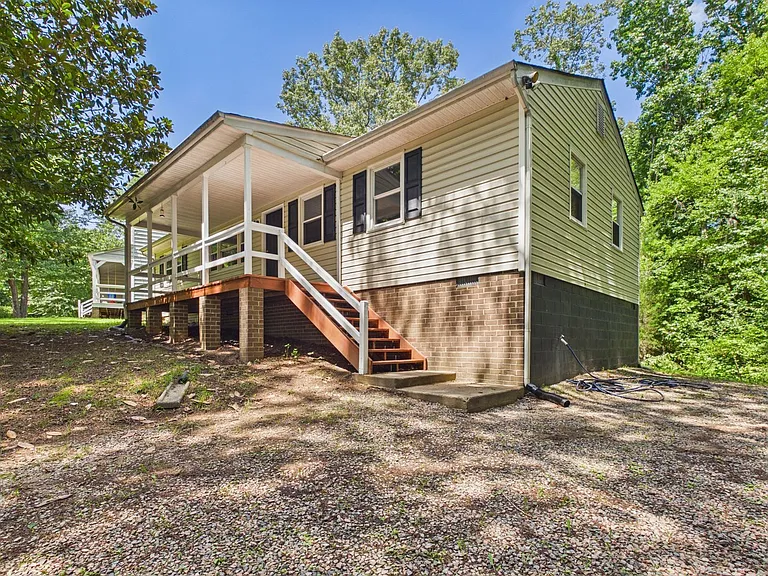 3041 Clintwood Rd — Photo 4
