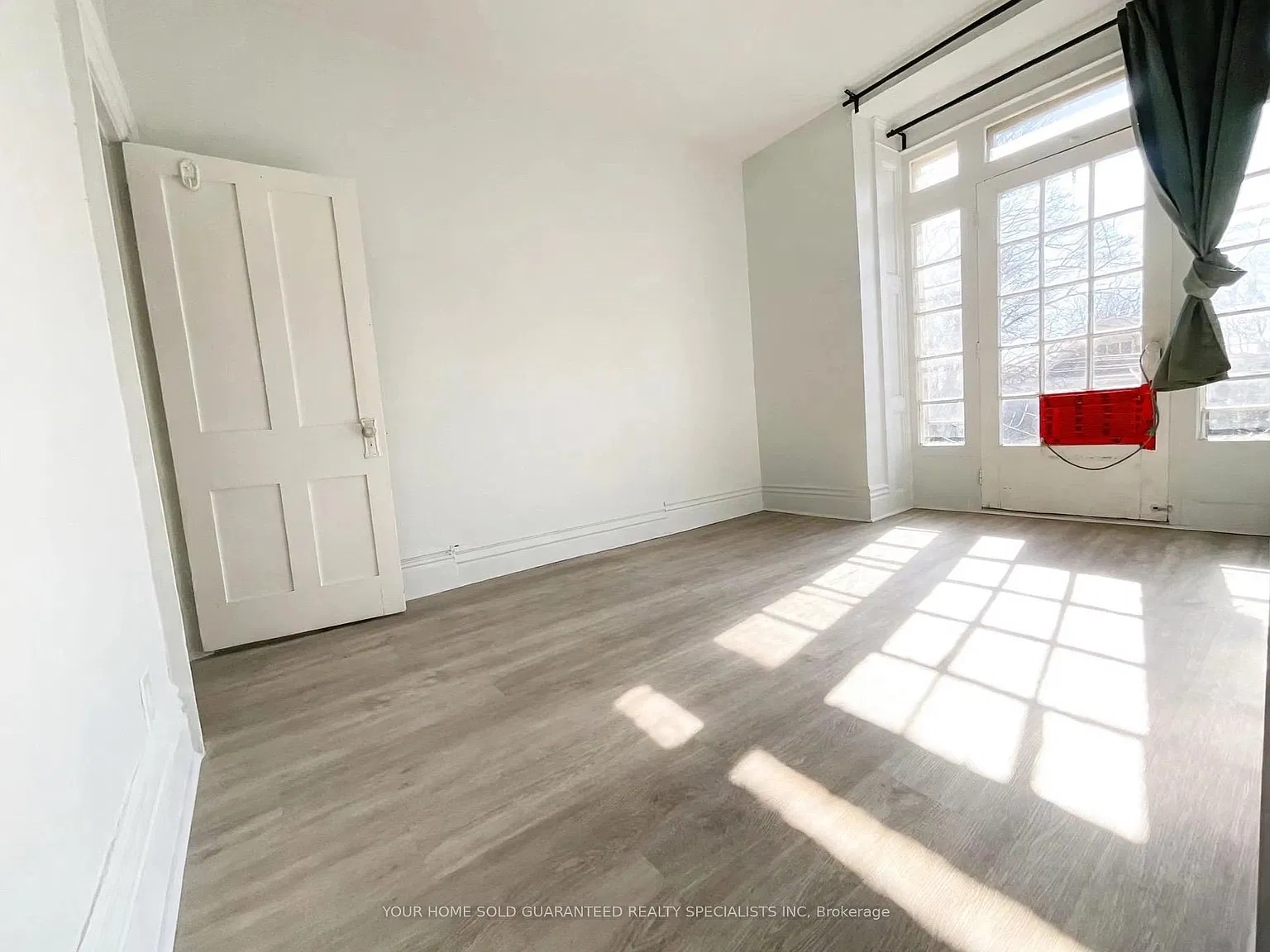3 bed, $2,600 — Photo 2