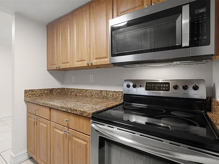 5221 Bayshore Blvd #11 — Photo 26