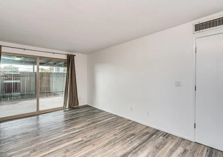 1327 S Wright Rd — Photo 10