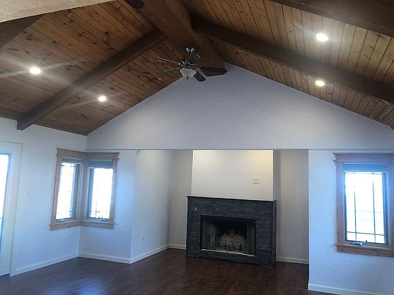 3rd image of 1524 Melody Ln