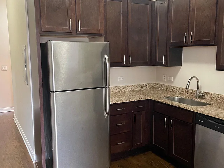1756 W Montrose Ave #1 — Photo 9