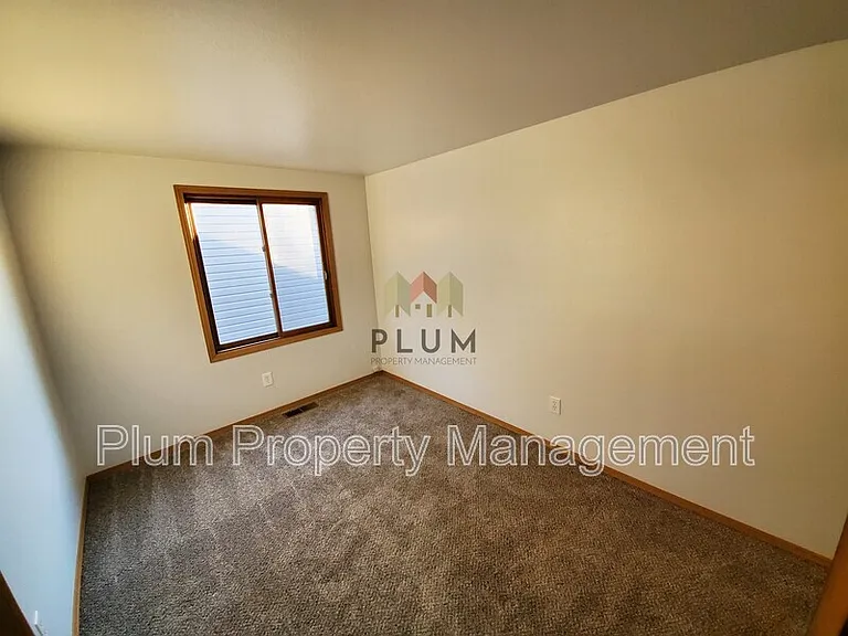 2360 Village Sq — Photo 13