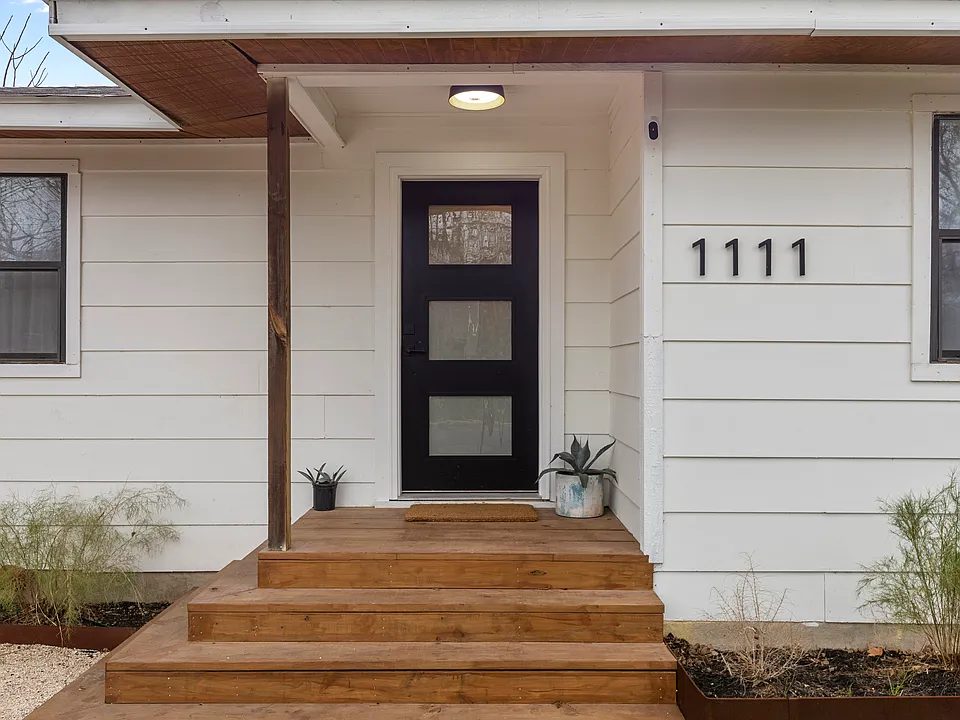 1111 Ebert Ave