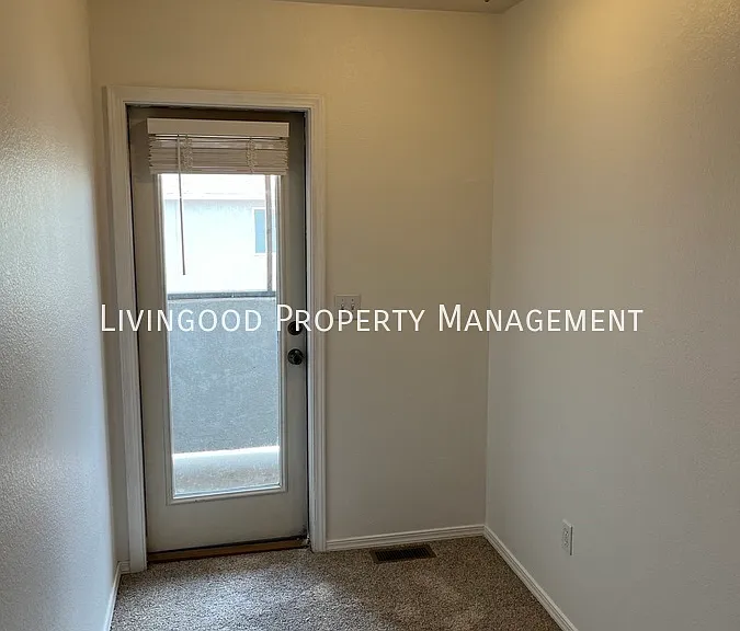 2930 Main St #102 — Photo 17