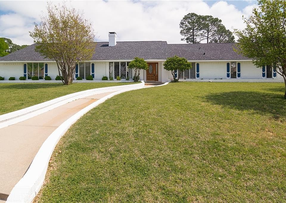 1st image of 317 Hollyhill Ln