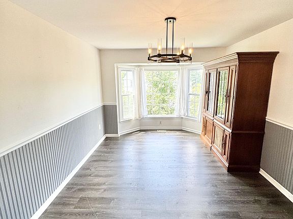 Formal dining room (2)