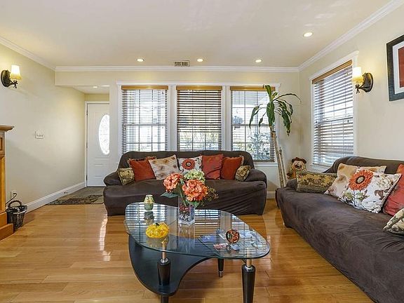 5th image of 42 Buckley St #A